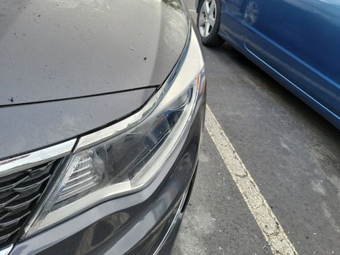 Used 2017 Kia Optima LX FWD image 4