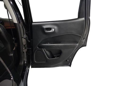 Used 2020 Jeep Compass Latitude image 21