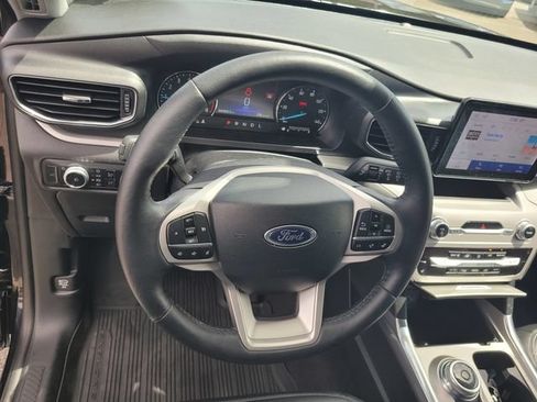 Certified 2023 Ford Explorer XLT w/ Equipment Group 202A AWD/4WD image 30