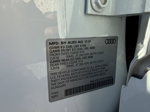 Used 2025 Audi Q3 2.0T Premium image 28