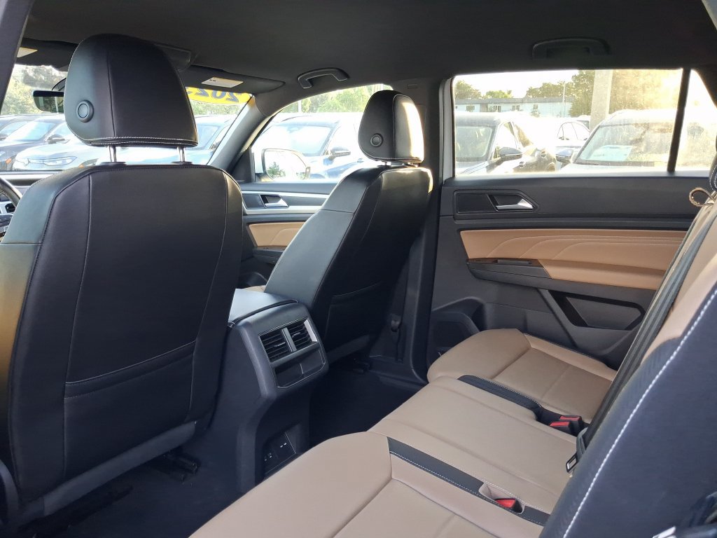 Used 2023 Volkswagen Atlas Cross Sport SE FWD image 16