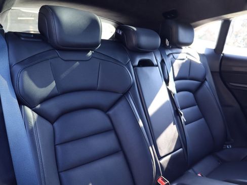 Certified 2022 Porsche Taycan 4 Cross Turismo image 23