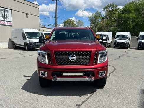 Used 2018 Nissan Titan PRO-4X w/ Pro-4x Convenience Package image 9
