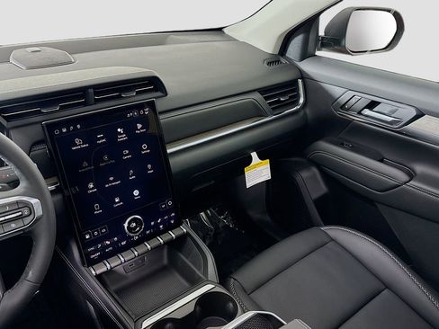 New 2026 GMC Terrain Denali w/ LPO, Black Badging Package image 23