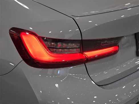Used 2023 BMW 330i Sedan w/ M Sport Package image 27