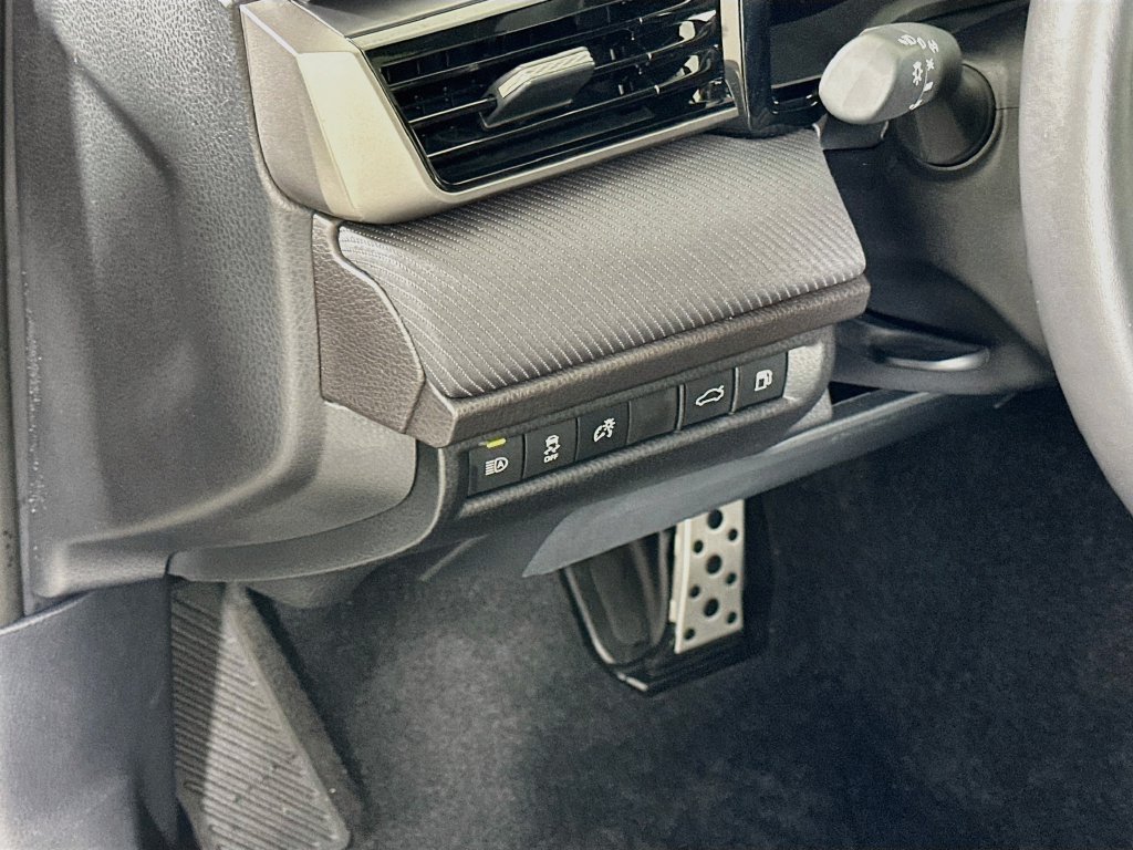 Certified 2026 Toyota Camry SE w/ Convenience Package FWD image 10