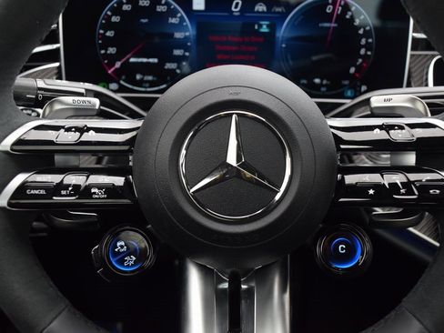 Used 2025 Mercedes-Benz E 53 AMG e 4MATIC Sedan image 22