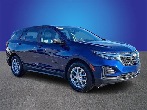 Certified 2022 Chevrolet Equinox LS w/ LS Convenience Package image 3