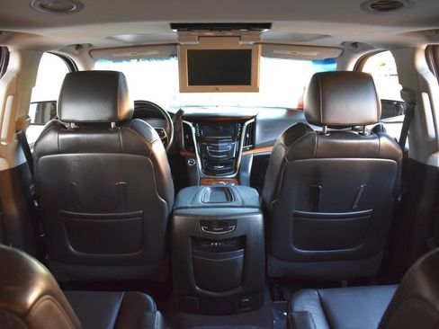 Used 2015 Cadillac Escalade Premium image 44