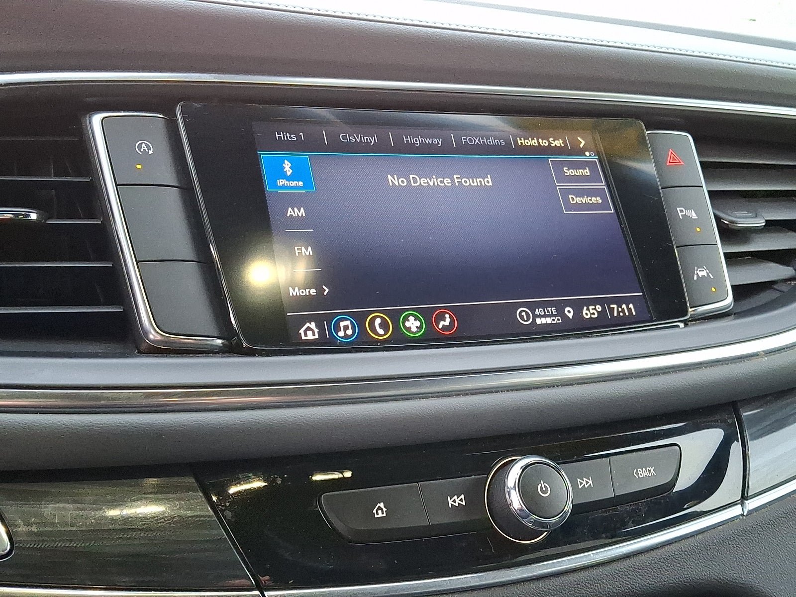 Used 2024 Buick Enclave Essence FWD image 18