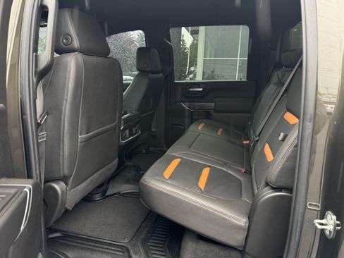 Used 2022 GMC Sierra 2500 AT4 w/ AT4 Preferred Package AWD/4WD image 7
