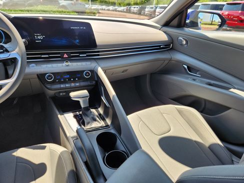 Certified 2024 Hyundai Elantra SEL FWD image 13