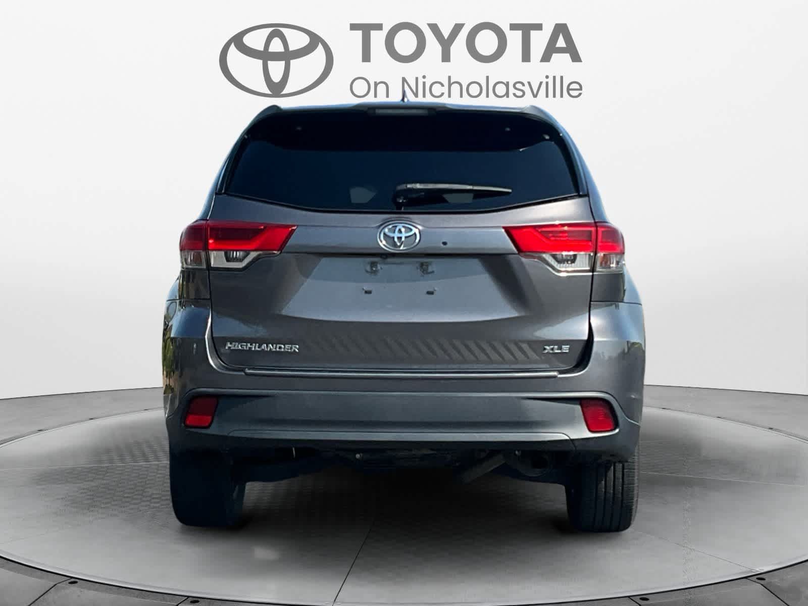 Used 2018 Toyota Highlander XLE FWD image 4