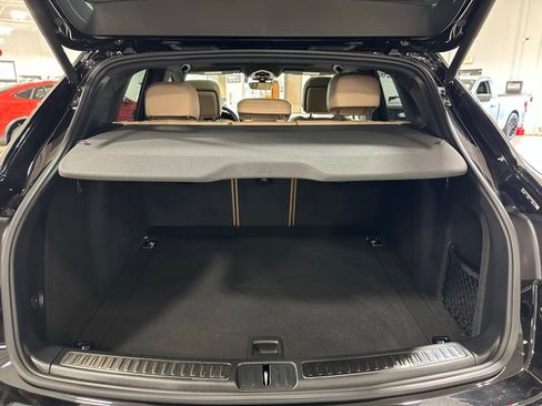 Used 2025 Porsche Macan image 47