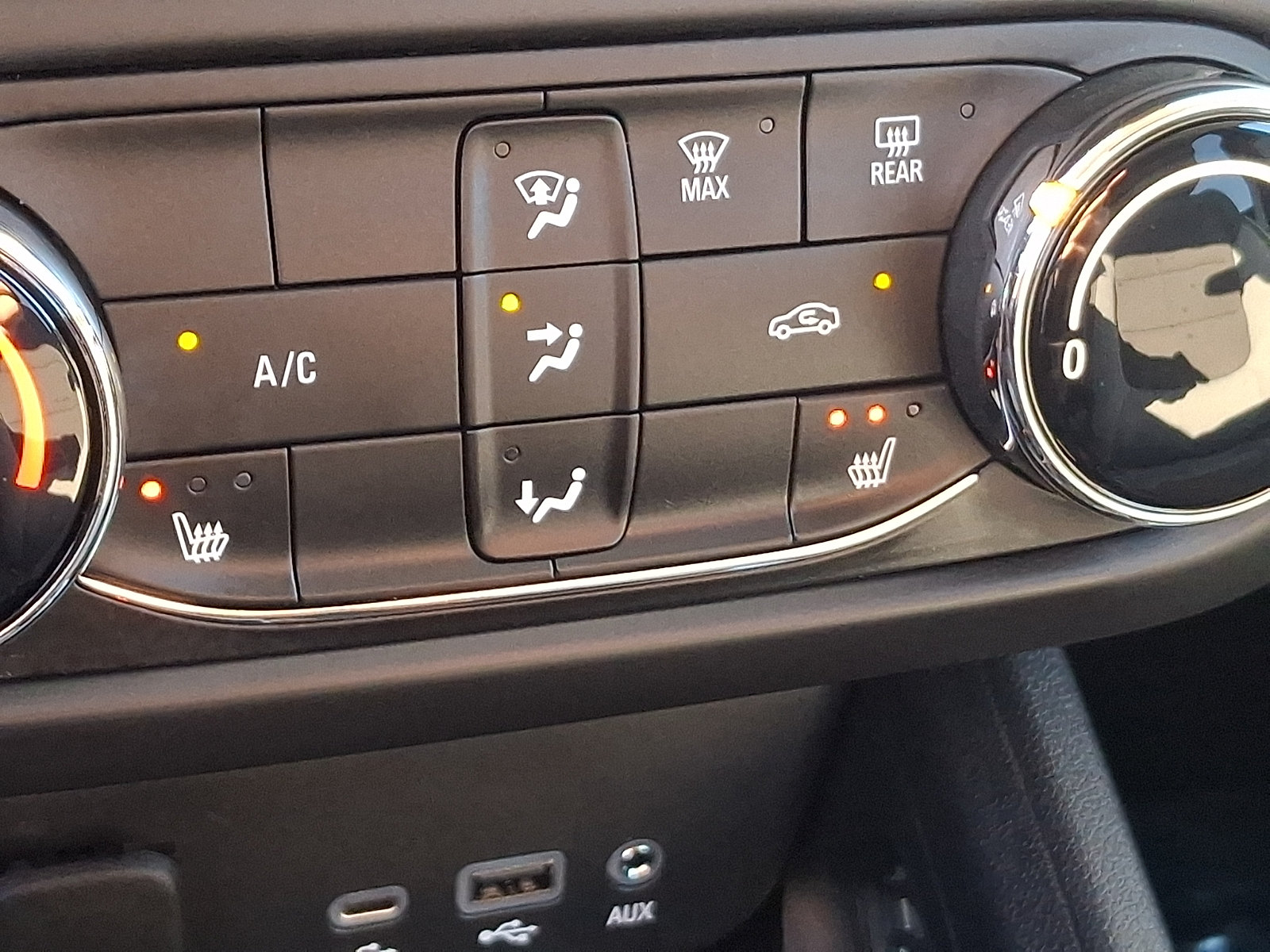 Used 2023 Chevrolet TrailBlazer LT FWD image 26