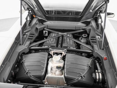 Used 2023 Lamborghini Huracan Tecnica RWD image 33