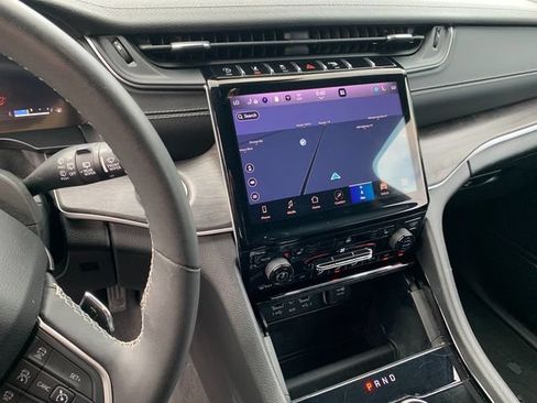 Certified 2023 Jeep Grand Cherokee Limited AWD/4WD image 23