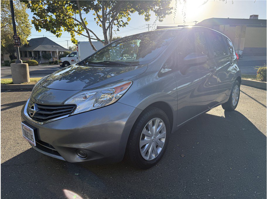 Used 2015 Nissan Versa Note SV FWD image 2
