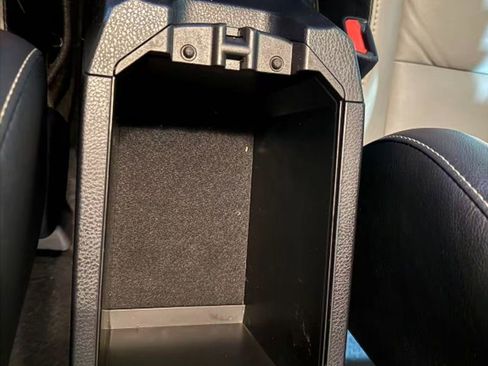 Used 2018 Toyota RAV4 Limited image 23