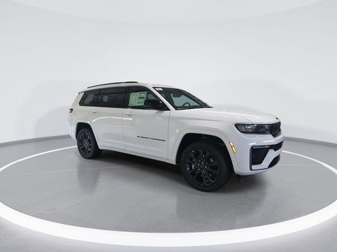 New 2026 Jeep Grand Cherokee L Limited AWD/4WD image 2