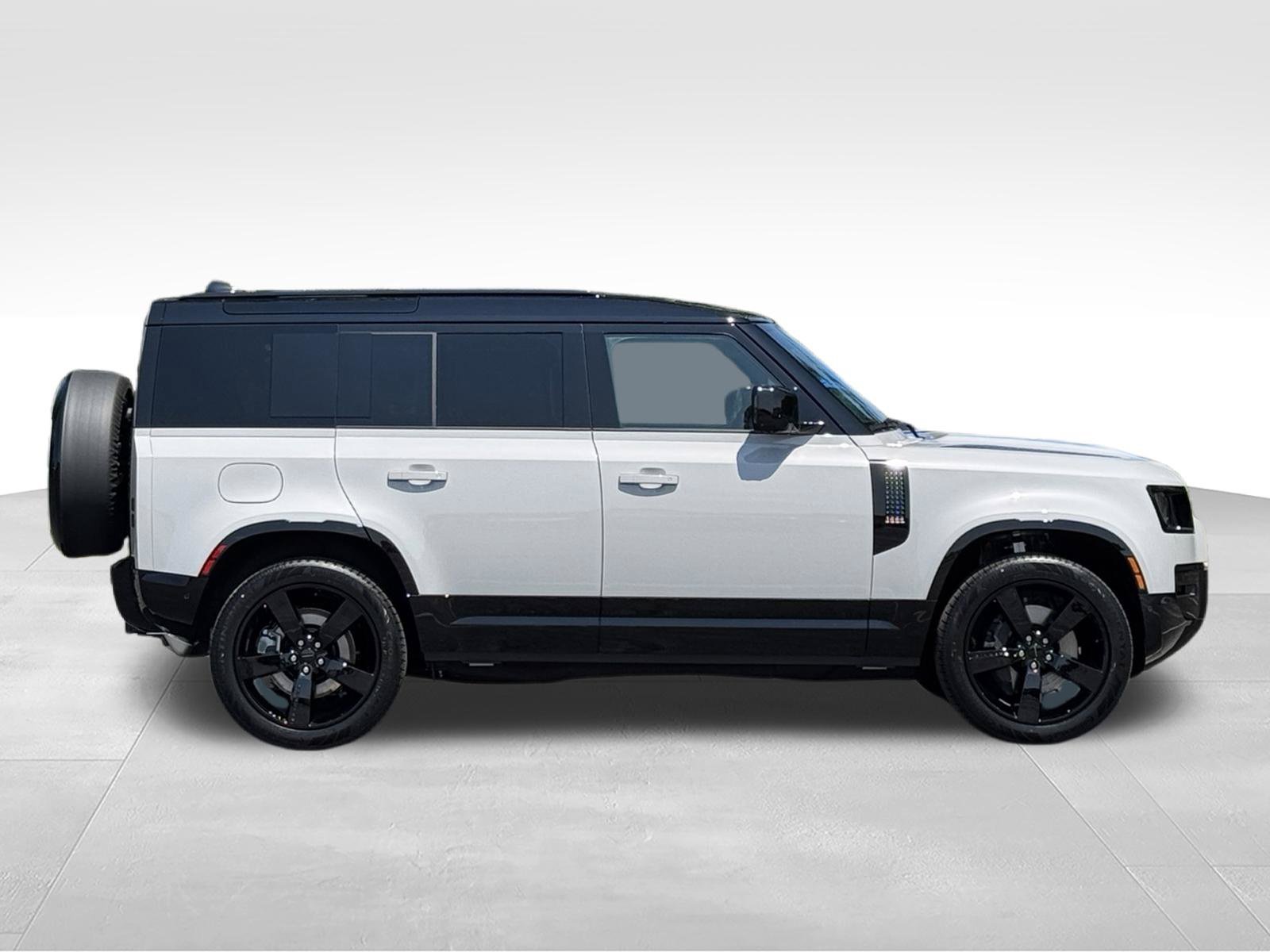 New 2026 Land Rover Defender 110 X-Dynamic SE AWD/4WD image 7
