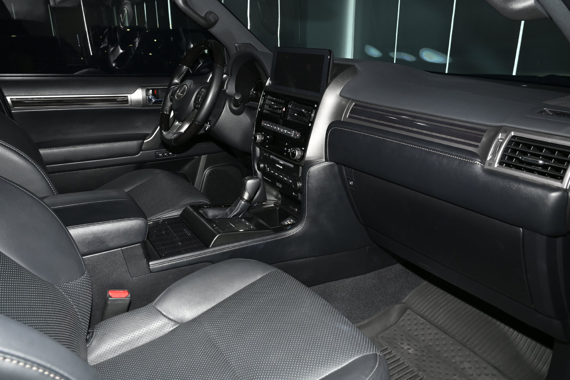 Used 2023 Lexus GX 460 Luxury w/ Sport Design Package AWD/4WD image 13