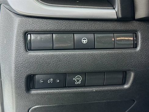 Certified 2023 Nissan Rogue SV AWD/4WD image 17
