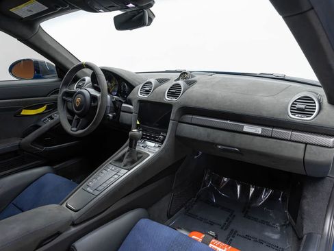 Used 2025 Porsche 718 Cayman GT4 RS RWD image 41