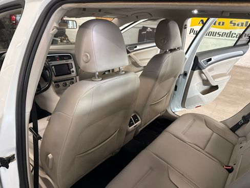 Used 2015 Volkswagen Golf TDI SE image 29