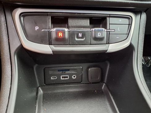 Used 2022 GMC Terrain SLT image 12