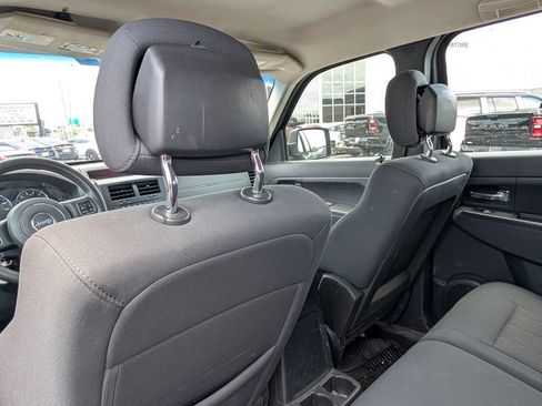 Used 2011 Jeep Liberty Sport AWD/4WD image 12