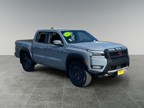 Used 2025 Nissan Frontier PRO-4X AWD/4WD image 7