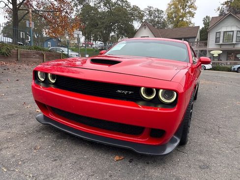 Used 2016 Dodge Challenger SRT Hellcat image 4