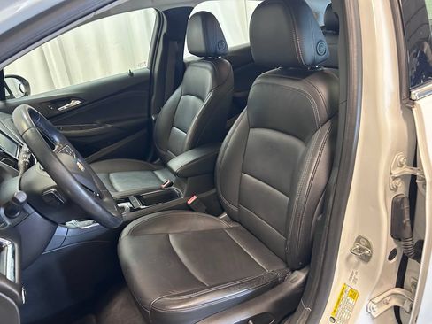 Used 2018 Chevrolet Cruze Premier FWD image 7