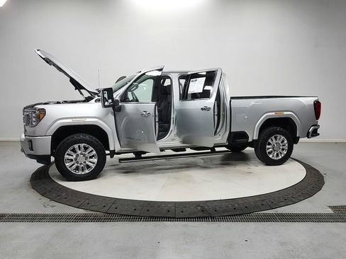 Used 2023 GMC Sierra 3500 Denali w/ Denali Ultimate Package AWD/4WD image 12