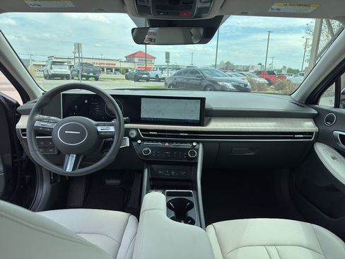 Used 2025 Hyundai Sonata Limited image 10