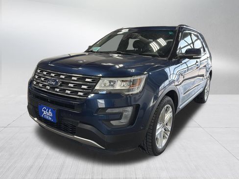 Used 2017 Ford Explorer Limited w/ Equipment Group 301A image 3