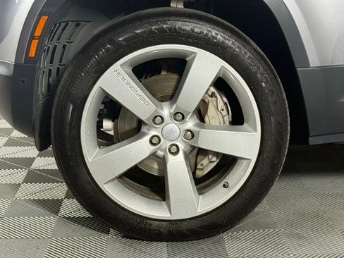 Used 2020 Land Rover Defender 110 First Edition image 13