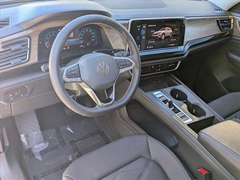 Used 2024 Volkswagen Atlas SE image 10