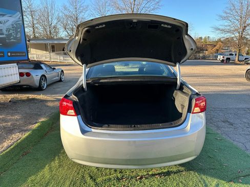 Used 2019 Chevrolet Impala LT image 9