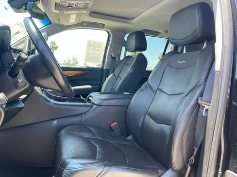 Used 2020 Cadillac Escalade ESV Luxury AWD/4WD image 7