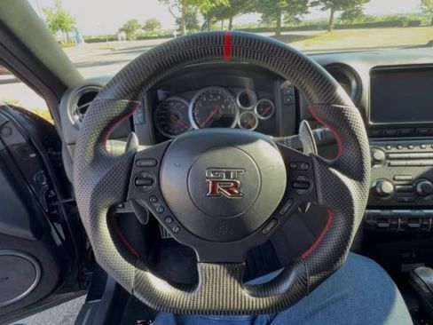 Used 2014 Nissan GT-R Premium AWD/4WD image 18