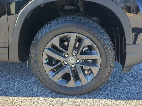 Used 2025 Honda Ridgeline Sport image 9