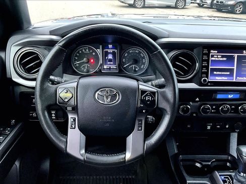 Certified 2022 Toyota Tacoma TRD Off-Road image 5