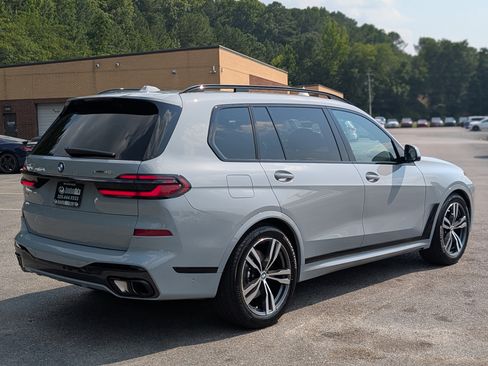 Used 2027 BMW X7 xDrive40i w/ M Sport Package AWD/4WD image 9