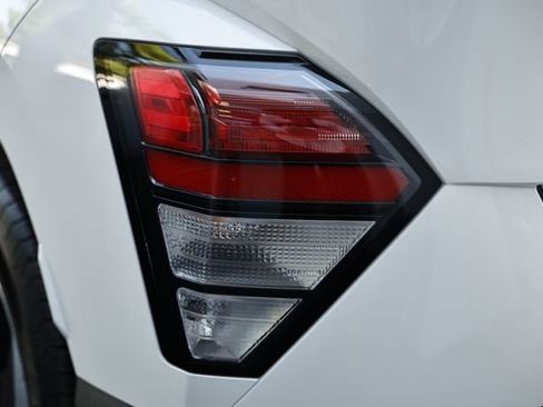 Used 2024 Hyundai Kona SEL FWD image 9