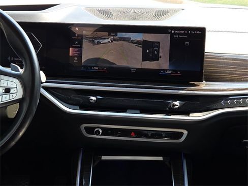 Used 2023 BMW X7 xDrive40i w/ Premium Package image 10