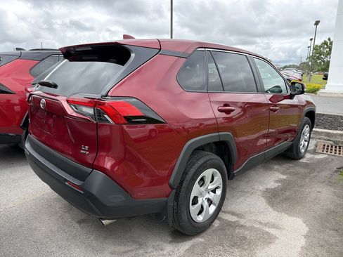 Used 2023 Toyota RAV4 LE AWD/4WD image 5