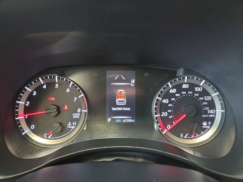 Used 2022 Toyota Highlander LE image 23