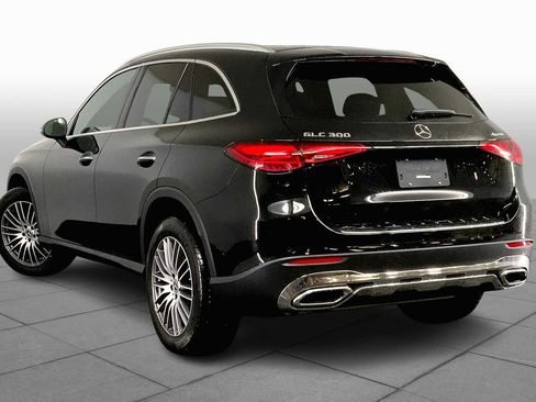 Used 2025 Mercedes-Benz GLC 300 4MATIC image 4